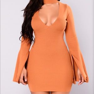 City Bell Sleeve Dress - Pumpkin
